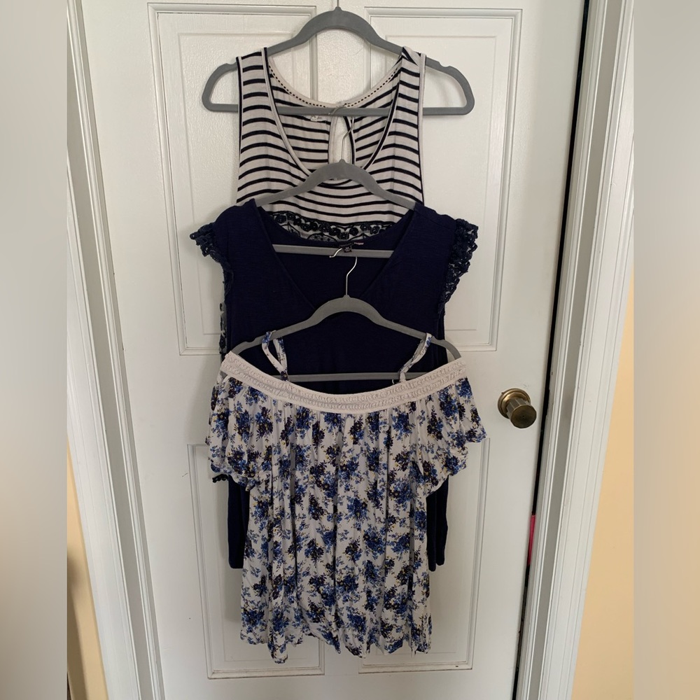 Set of 3 shirts, size 3x and one size 4, all in navy blues